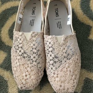 Toms Classic Natural Floral Lace Shoes